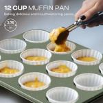 8-Piece Nonstick Bakeware Set in Green