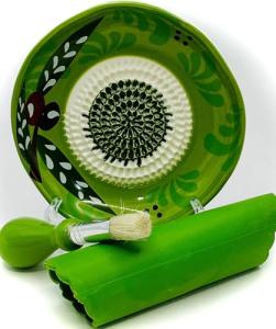 BonCera, All-in-one Premium Ceramic Garlic Grater Plate 4-Piece Set - Vintage Green Olive Design - For Garlic, Ginger, Chocolate, and more! - Comes with 5" Plate, Peeler, Brush, and Stand