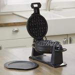 BLACK+DECKER Rotating Waffle Maker in Black