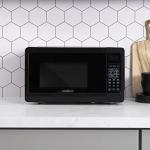 Compact 700-Watt Microwave Oven with 6 Settings