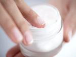 20 Pack 2 Ounce Clear Plastic Jars with Lids