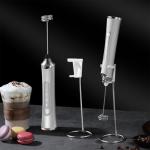 Rechargeable Milk Frother Handheld For Coffee,3 Speeds Frother Wand With Stand, Batidora De Mano Electrica,With 2 Heads,Drink Mixer Electric Handheld,Kitchen Essentials (Silvery)