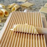 Fantes Allora Beechwood Garganelli Maker, Italy