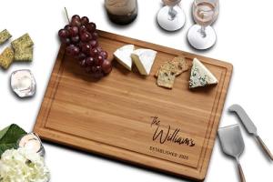 Personalized Cutting Boards for Christmas, Custom Engraved Wood Charcuterie Board, Best Gifts for Wedding, Housewarming, Birthday, Anniversary, Bridal Shower, Gift Idea for Family, Parents, Couples