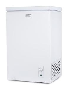BLACK+DECKER 2.7 Cu. Ft. Compact Chest Freezer, Deep Freezer Holds Up To 94.5 Lbs. of Frozen Food, Removable Storage Basket, BCFK276, White