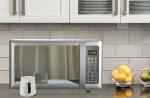 Emerson MW7601SL-N Countertop Microwave Oven with Sleek Mirrored Finish Glass Door 700W, 10 Power Levels and 6 Pre-Programmed Settings with Child Safe Lock, 0.7 Cu. Ft, Silver
