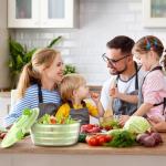 Salad Spinner Lettuce Spinner 4.4 QT Fruit and Vegetable Washer with Bowl and Mesh Basket for Washing, Spinning, and Draining