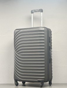 Lightweight Hard Shell Luggage - 18" to 32
