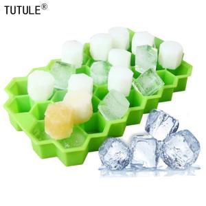 Honeycomb Ice Cube Tray with Lid - 37 Compartments
