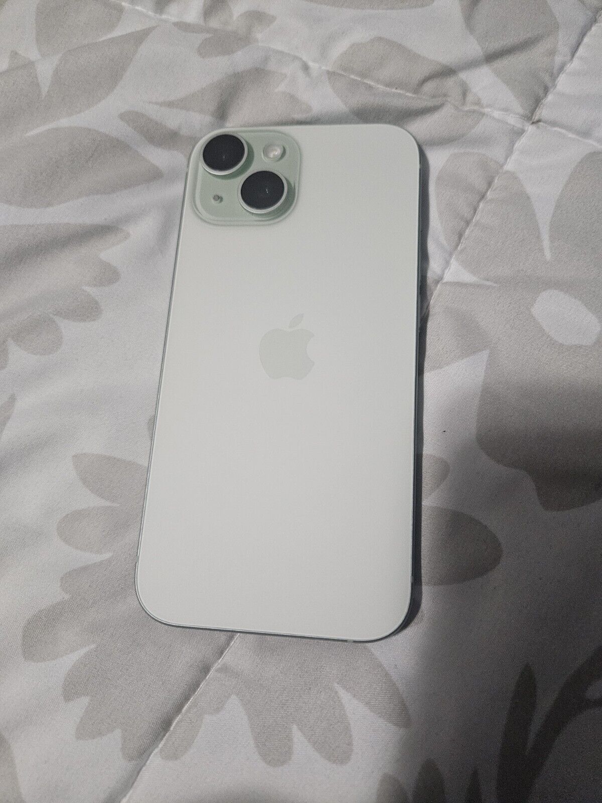 Unlocked Green iPhone 15 - 128GB Storage