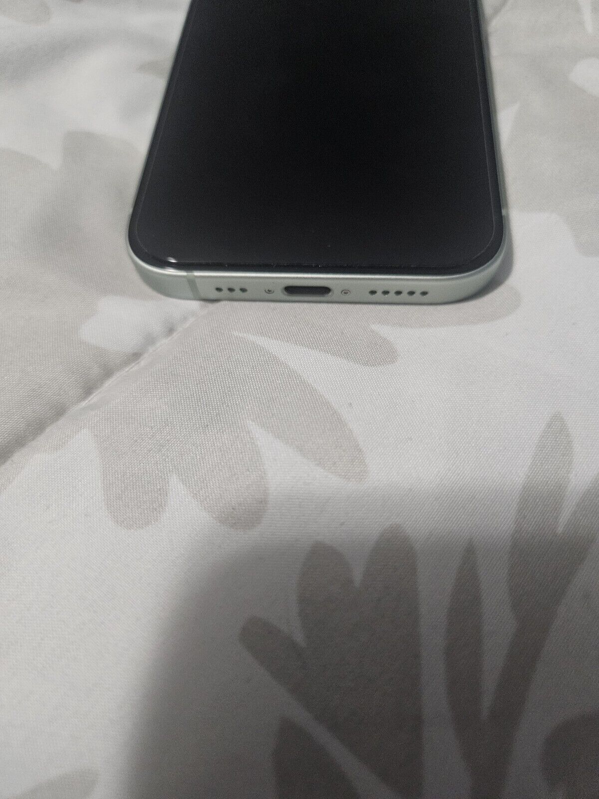 Unlocked Green iPhone 15 - 128GB Storage