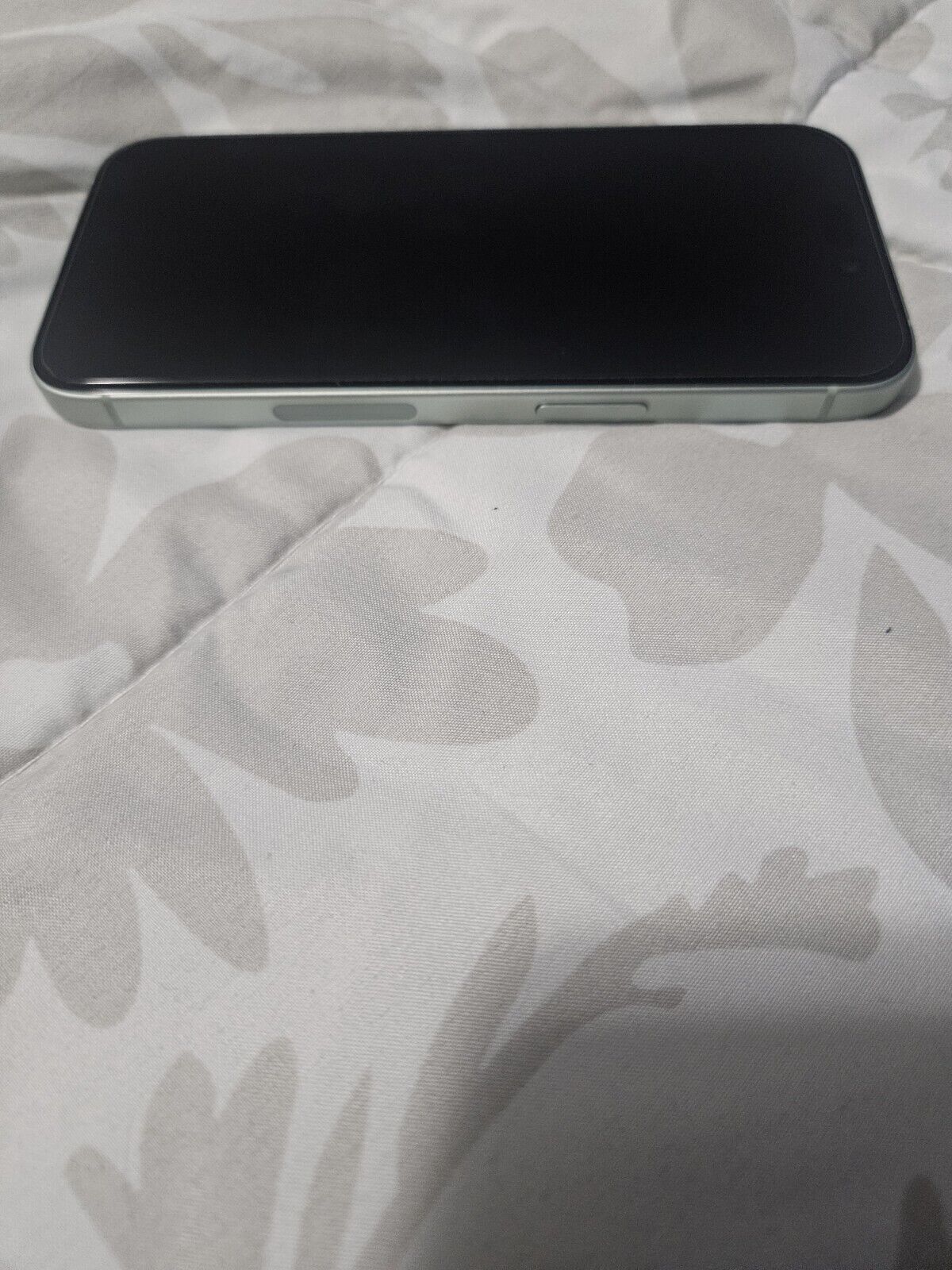 Unlocked Green iPhone 15 - 128GB Storage