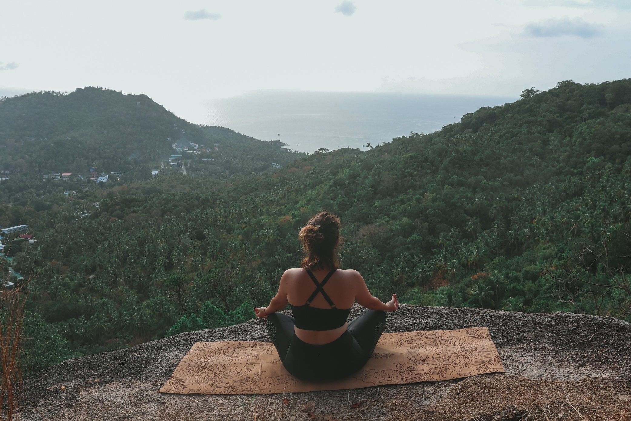 Eco-friendly Cork Yoga Mat + Yoga Strap | Natural Materials