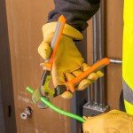 Klein Tools 63225RINS Cable Cutter, Made in USA, Insulated High-Leverage Precision Cable Cutter Cuts Aluminum, Copper and Communications Cable, 9-Inch