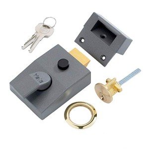 Yale Deadlocking Nightlatch with Brass Cylinder