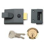 Yale Deadlocking Nightlatch with Brass Cylinder