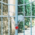 Gate Chain Lock, Chain and Padlock Outdoor, Padlock Chain, Security Chain, Lock and Chain with Carabiners,Steel Chain, Metal Chain with Bin Lock for Fences, Cages, Animal Enclosures