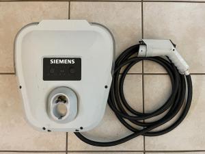 Siemens Versicharge VG2 EV Charger with Cable