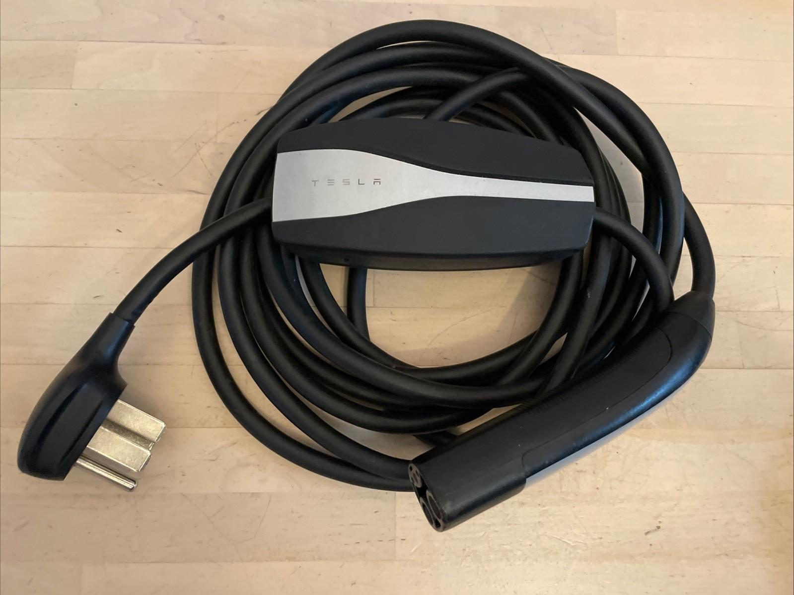 Tesla Gen 2 Mobile Connector Charger 32A