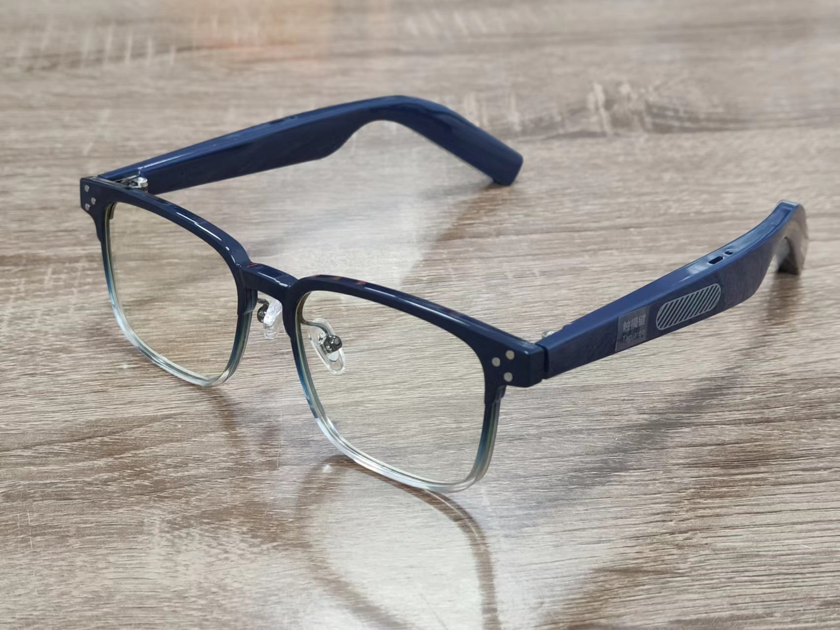 Black Smart Glasses with 201" Virtual Theater