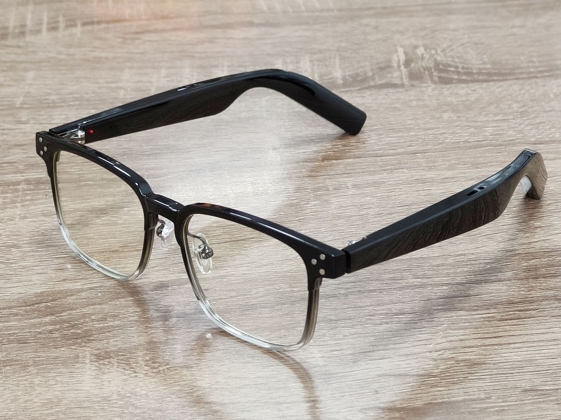 Black Smart Glasses with 201" Virtual Theater