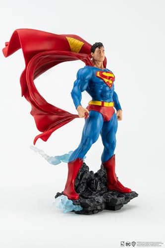 Superman Classic Version 1:8 Scale Figurine DC Heroes