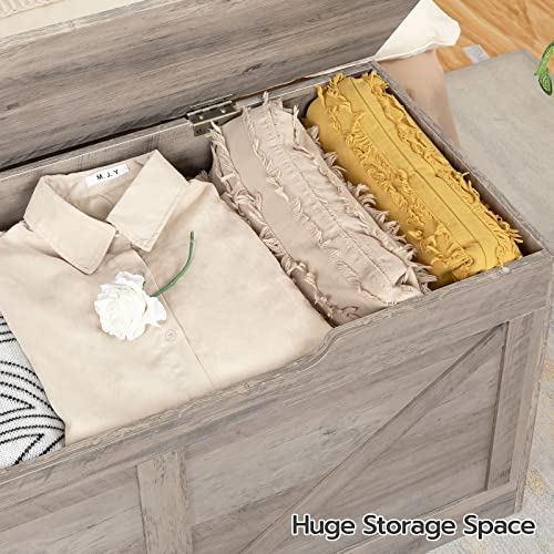 HOOBRO Storage Chest, Retro Toy Box Organizer with U-Shaped Cut-Out Pull, Storage Bench, Safety Hinge, Sturdy Toy Chest, Wooden, Supports 220 lb, Easy Assembly, Greige BG771CW01