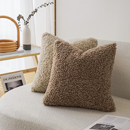 Foindtower 2 Pieces Teddy Faux Fur Throw Pillow Cover Decorative Sherpa Pillow Fuzzy Sheepskin Accent Cushion Case Soft Fleece Pillowcases for Bed Couch Living Room 18x18 Inch Khaki
