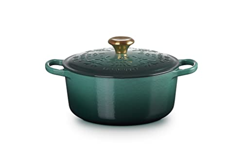 Noel Collection: Signature Dutch Oven - Embossed Tree w/ SS Gold Knob - Artichaut