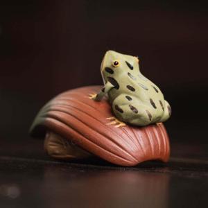 Cute Purple Clay Frog Statue for Tea Lovers