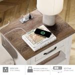 WAMPAT 2-Piece Antique White Bedroom Set