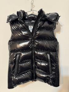 RUDSAK GLOSSY BLACK PUFFER HOODIE VEST NWOT small