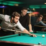 IIQ Pool Stick Cue Pool Cues Canadian Maple Wood Single Billiard Stick with Cool Bag 19 oz 1 Piece