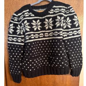 CANADIAN SWEATER COMPANY NAVY/WHITE WOOL SWEATER; SIZE XL