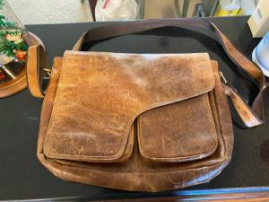 Kodiak Buffalo Leather Messenger Travel Everyday School Work Bag