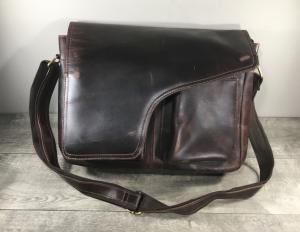 Kodiak Buffalo Dark Walnut Messenger Travel Everyday School Work Leather Bag