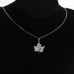 MAOFAED Maple Leaf Gift Canadian Maple Leaf Necklace Insect Gift Nature Lover Gift Leaf Jewelry for Women (Maple Leaf CA)