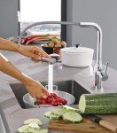 GROHE 30271000 Essence New 1-Handle L-Spout Kitchen Faucet in Starlight Chrome