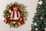TOKCARE 20-Inch Pre-Lit Christmas Wreath with Lights