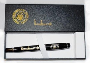 Donald Trump Presidential Signature Pen - Black