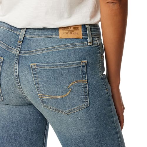 Signature by Levi Strauss & Co Women's Mid-Rise Slim Fit Capris (Available in Plus Size), Blue Ice, 12