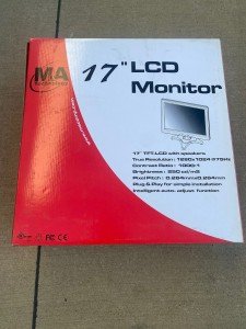 17" Retro Square LCD Monitor with Speakers