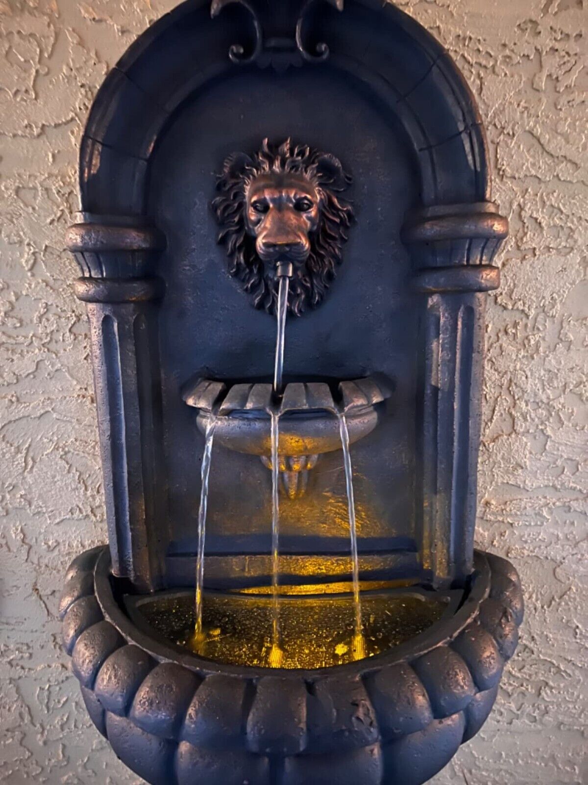 Lion Wall Water Fountain with Lights for Patio