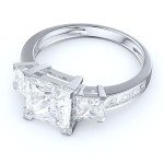 Stunning 14k White Gold Three-Stone Engagement Ring
