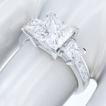 Stunning 14k White Gold Three-Stone Engagement Ring