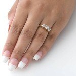 1ct Three Stone Diamond Engagement Ring in Gold
