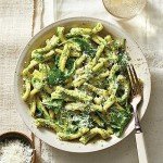 Good Housekeeping Quick and Easy 28-Day Mediterranean Diet; Delicious 30-minute recipes and a 28-day meal plan to help you lose weight, ward off diabetes, fight inflammation and boost your health.