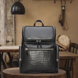 Large Capacity Crocodile Leather Men's Backpack Vintage Style Wear-Resistant Waterproof Design for Travel and Outdoor Use