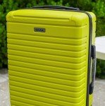 InUSA DEEP Luggage with GEL Handle | Spacious Traveling Suitcases, Travel Suitcase with Dual Spinner Wheels and Studs | 28 Inch Large Hardside Luggage | Green