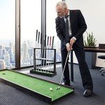 XCSOURCE Wooden Golf Putter Stand, Golf Club Holder Stand Floor Display Rack, Golf Club Rack for 8 Clubs and 12 Balls Storage, Golf Club Organizer for Indoor Home Office Club Simulator